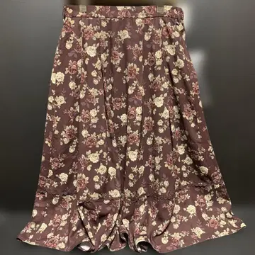 새상품 axes 로즈 프린트 플레어 스커트