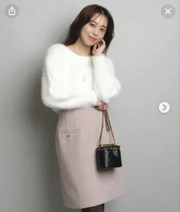 저스길리티 미니 스커트