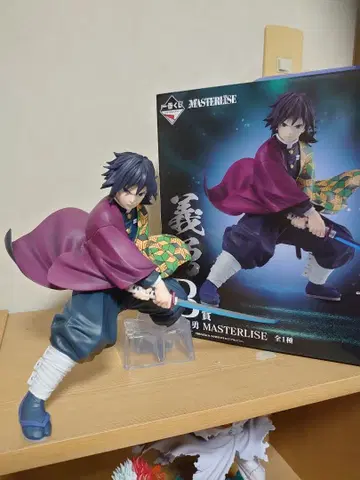 귀멸의 칼날 제일복권 B상 토미오카 기유 피규어