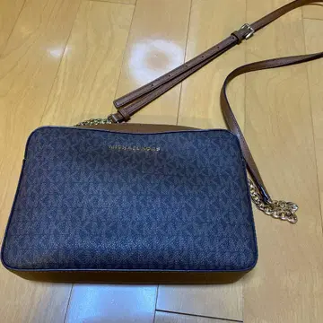 MICHAEL KORS 브라운 숄더백