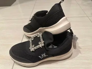 MICHAEL KLEIN 블랙 스톤 장식 스니커즈