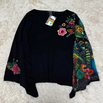 Desigual 데시구알 블랙 긴팔 니트 꽃무늬 자수 M 사이즈