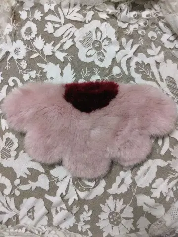 새상품급 SHRIMPS 퍼 클러치백 핑크 알렉사 청