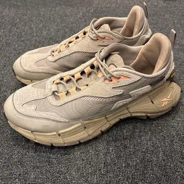 [ 27.5cm ] Reebok 지그키네티카 2.5 엣지 문스톤