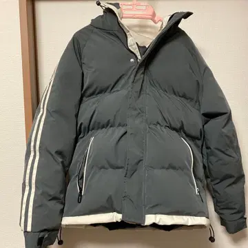 그레이 후드 부착 다운 자켓