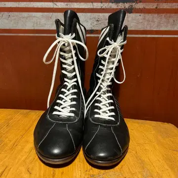 가죽 블랙 하이컷 부츠