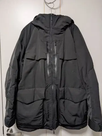 유니클로 화이트 마운티니어링 하이브리드 다운 파카