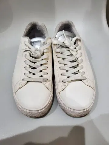 BOSS 화이트 스니커즈 38 25cm