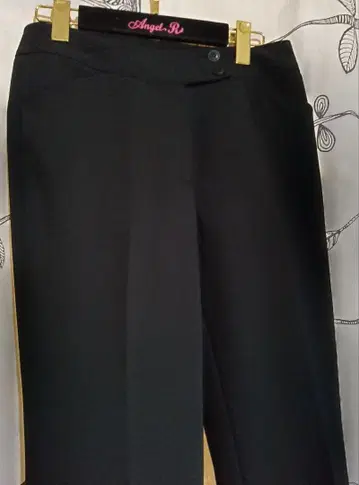 미사용품 비쓰리 슬림 레그 팬츠 센터 프레스 스트레치 세미 플레어