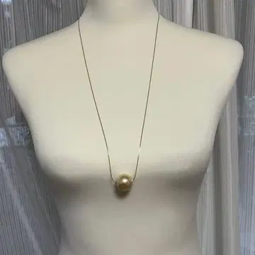 앙 코퀸 Anne Coquine 싱글 볼 코튼 펄 목걸이