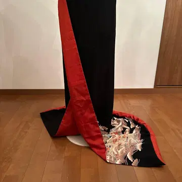 밑단이 긴 허리 아래 순수 실크 블랙 전통 예복 기모노 핸드메이드