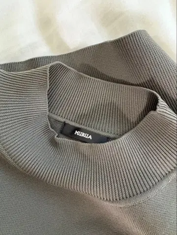 MURUA 볼륨 슬리브 니트탑