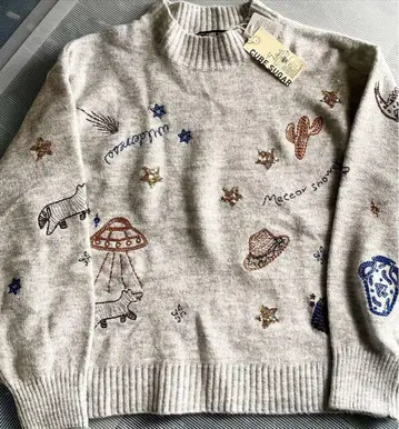 CUBE SUGAR 자수 스웨터 택 포함 새상품