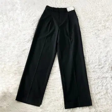 [ 미사용 새상품 ] UNIQLO 턱 와이드 팬츠/긴 길이 블랙 M