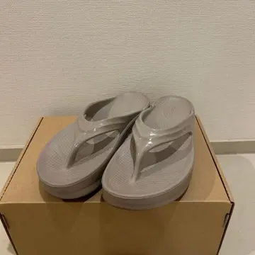 우포스 리커버리 샌들 통굽 샌들 사이즈 7 (24cm)