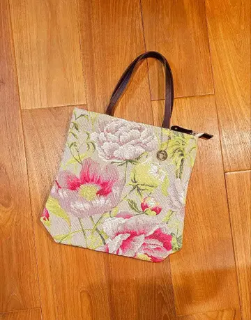 [미사용 새상품] un jardin 꽃무늬 토트백