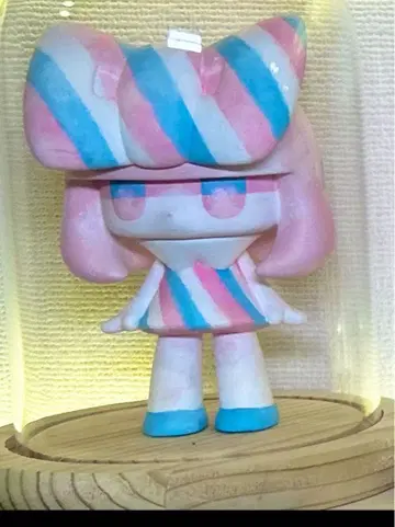 캐릭터 피규어 핑크 스트라이프
