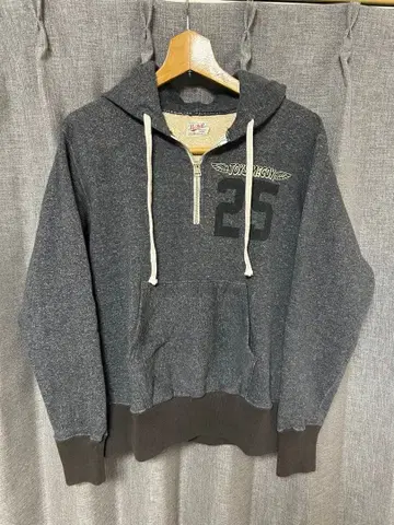 토이즈 맥코이 TOYS McCOY 하프 지퍼 맨투맨 후드티