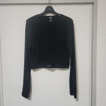 Calvin Klein 리브 크롭 롱 슬리브 탑 M