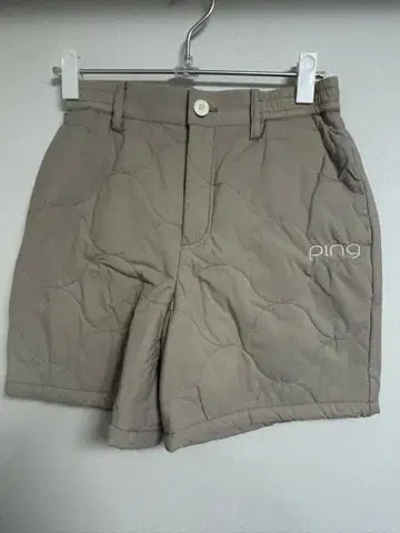 핑 베이지 퀼팅 숏팬츠