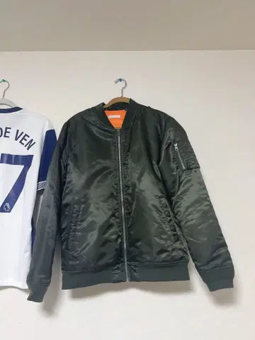 MA-1 스타일 자켓 올리브 그린