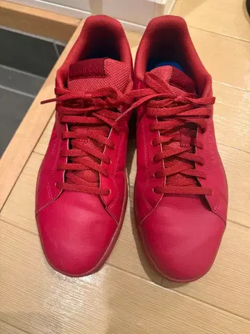 리복 레드 스니커즈