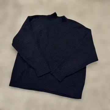 유니클로 네이비 케이블 니트 긴팔 스웨터