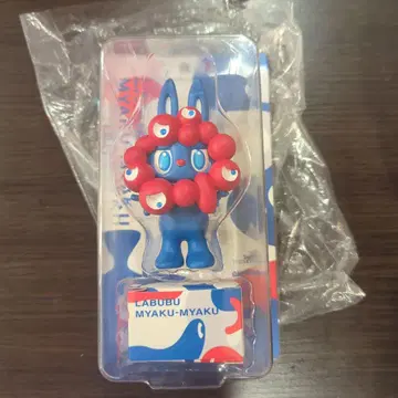 LABUBU MYAKU-MYAKU 스트랩 포함 피규어 (영수증 없음)