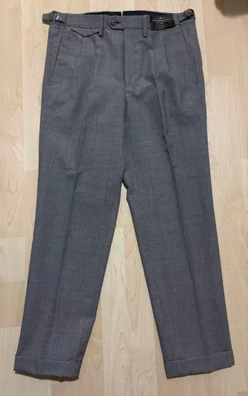 유니버설 랭귀지 카노니코제 원단 슬랙스