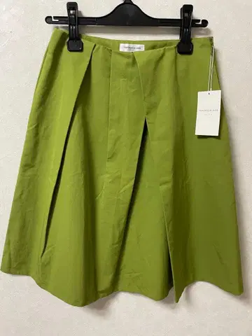 택 포함 새상품 TOMORROWLAND 플레어 스커트 투모로우랜드