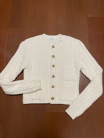 화이트 케이블 니트 가디건