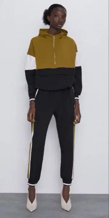 [ 새상품급 ] 익명 배송 ZARA 오샤레 저리 후드 부착 셋업