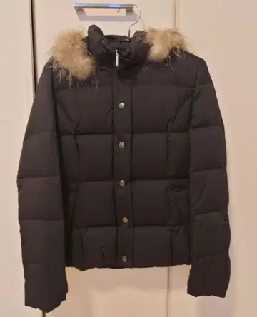 새상품급 anySiS 블랙 다운 자켓 M 사이즈