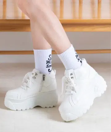 attagirl 통굽 레이스업 스니커즈