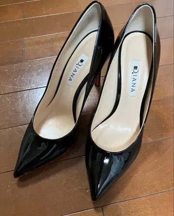 다이애나 에나멜 하이힐 23.5cm