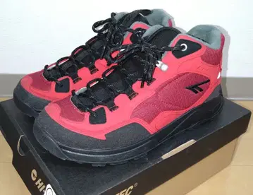 HI-TEC 하이컷 스니커즈 레드/블랙 미끄럼 방지 겨울용