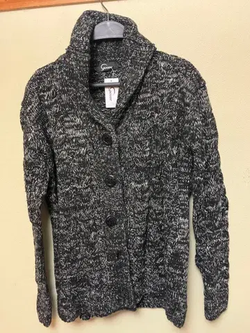 [ 새상품 택 포함 ] Sposee 네이비 케이블 니트 가디건 1개