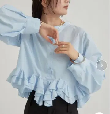 mystic 웨이브 프릴 블라우스 블루