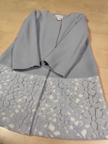 쿠튀르 브로치 라이트 블루 롱 코트 꽃무늬 레이스 40