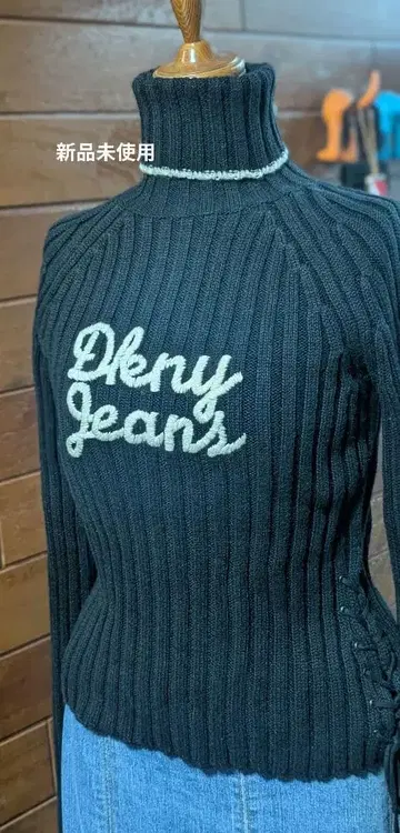[미사용 새상품] DKNY Jeans 터틀 디자인 스웨터
