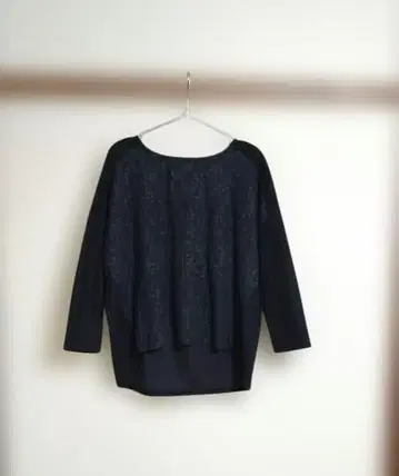 BEARDSLEY 긴팔 티셔츠 자수 디자인