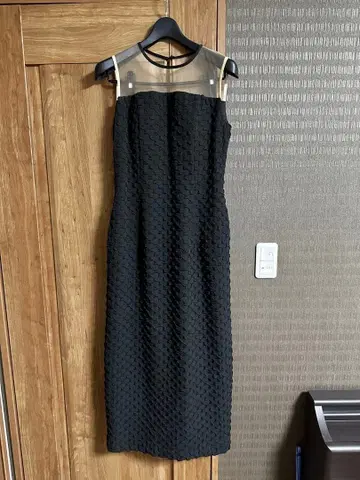 LAGUNAMOON 블랙 타이트 드레스 메쉬 어깨 포함