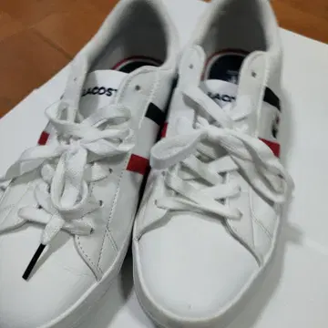 LACOSTE 화이트 스니커즈