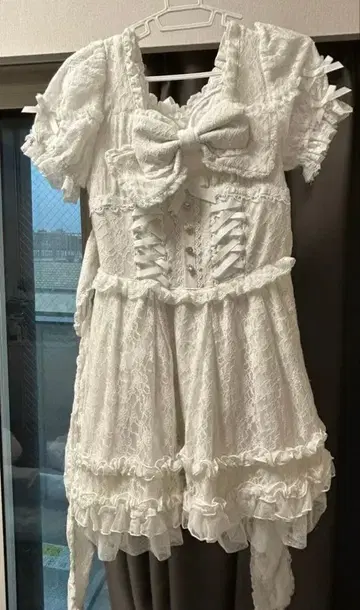 화이트 프릴 리본 미니 원피스 리즈리사 새상품