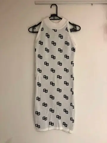 GYDA GGpattern 아메슬리 슬리브리스 니트 원피스 화이트