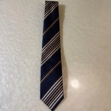Holiday&Brown 넥타이