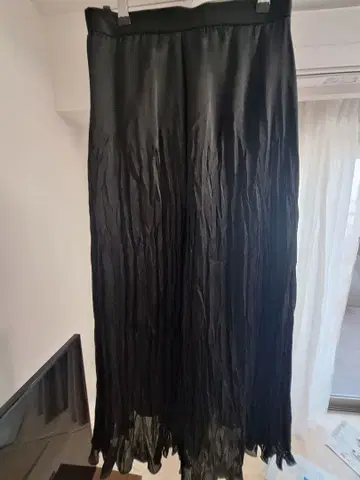 SCENTOF 블랙 플리츠 스커트 36
