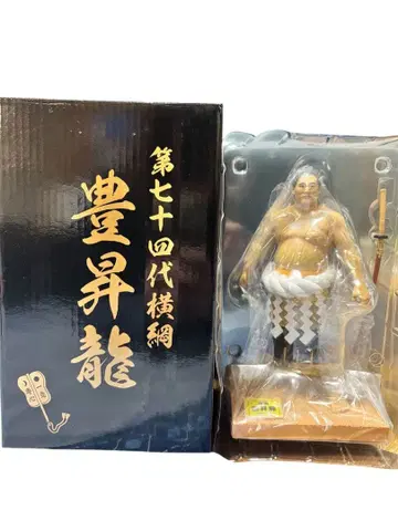 제74대 요코즈나 호쇼류 피규어
