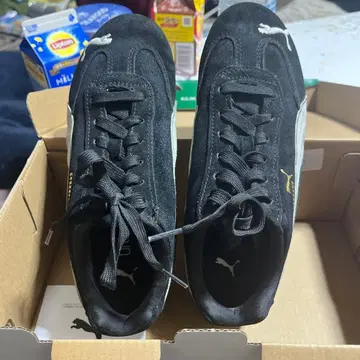 PUMA 스웨이드 스니커즈 블랙/그레이