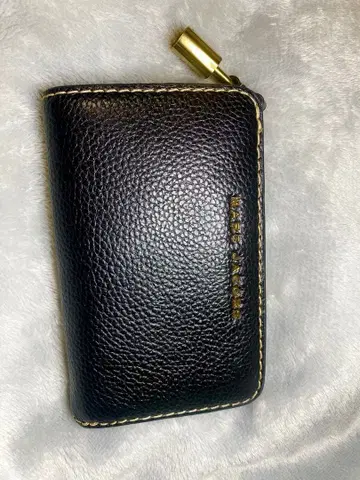 MARC JACOBS 블랙 이단 접이식 지갑